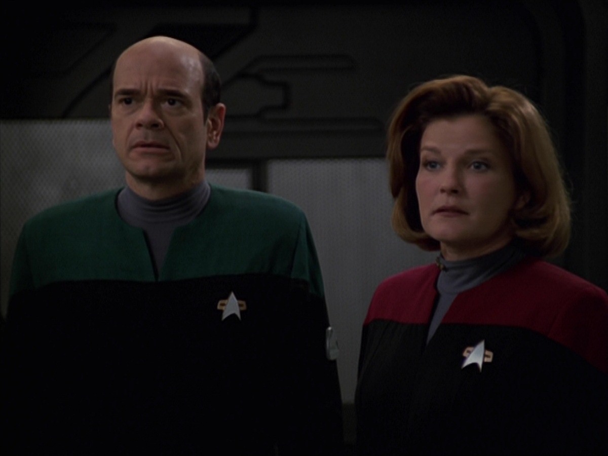 extant_StarTrek_VOY_7x24-RenaissanceMan_3311.jpg