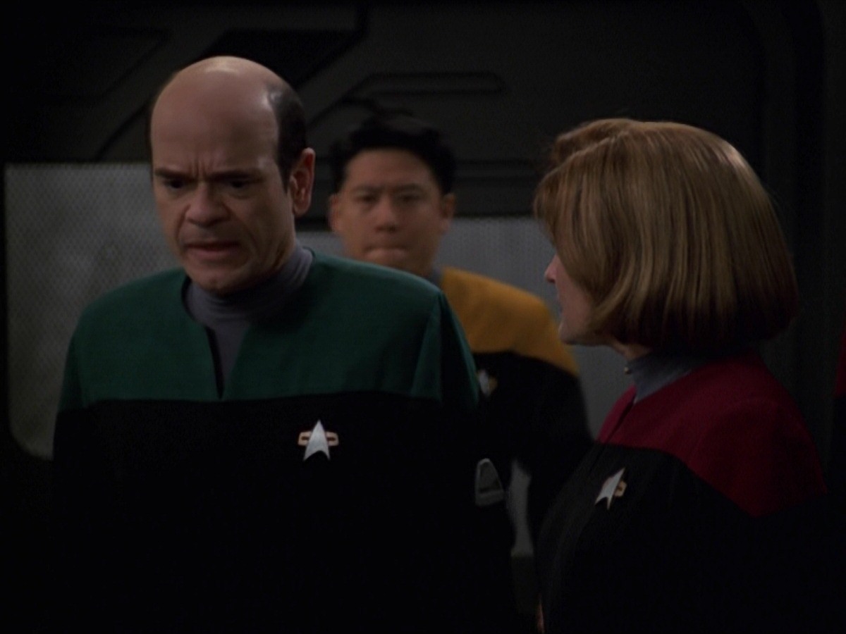 extant_StarTrek_VOY_7x24-RenaissanceMan_3319.jpg