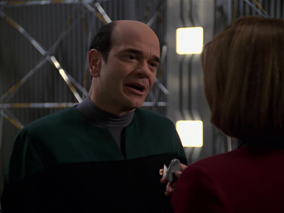 extant_StarTrek_VOY_7x24-RenaissanceMan_3339.jpg