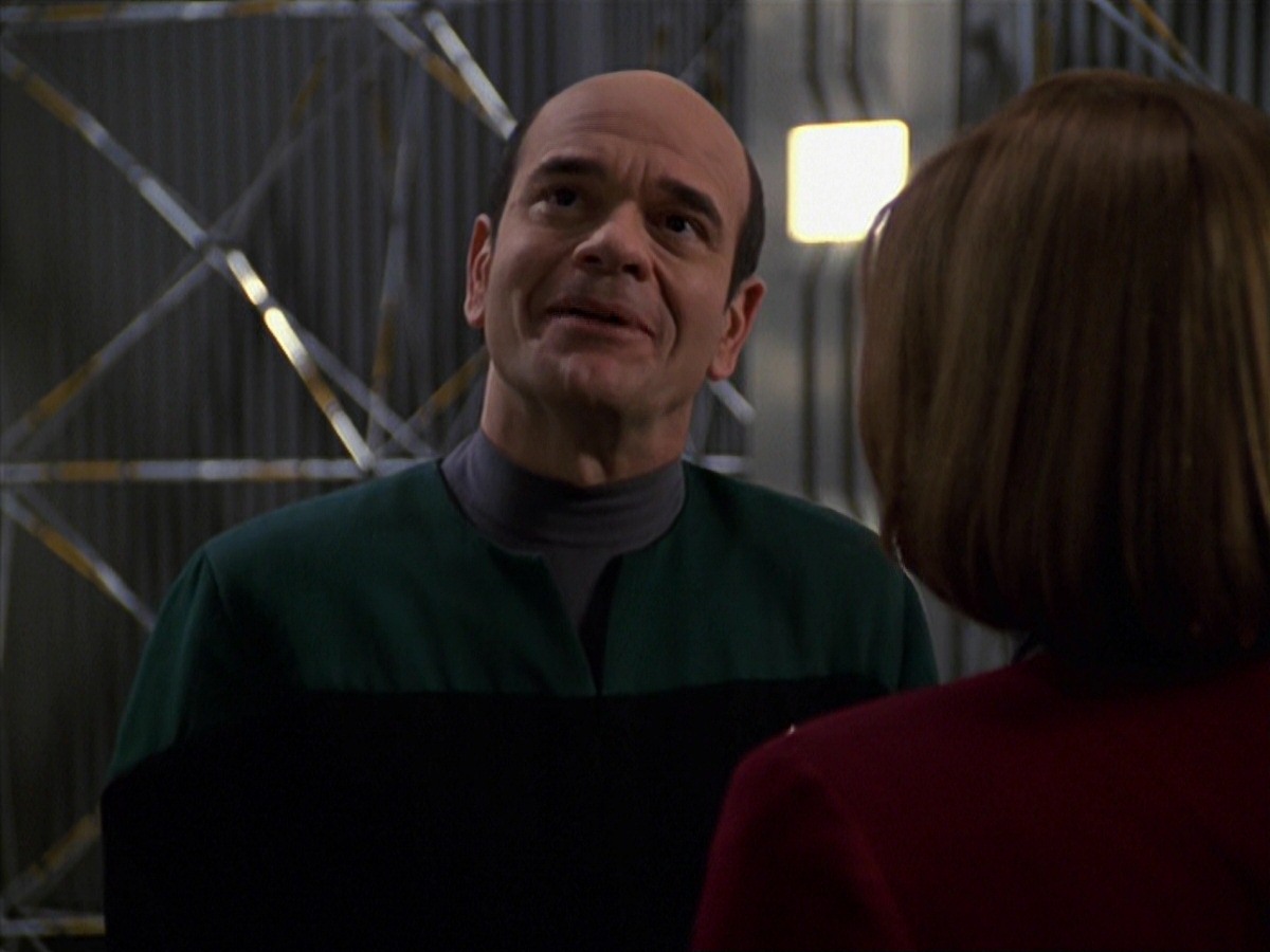 extant_StarTrek_VOY_7x24-RenaissanceMan_3341.jpg