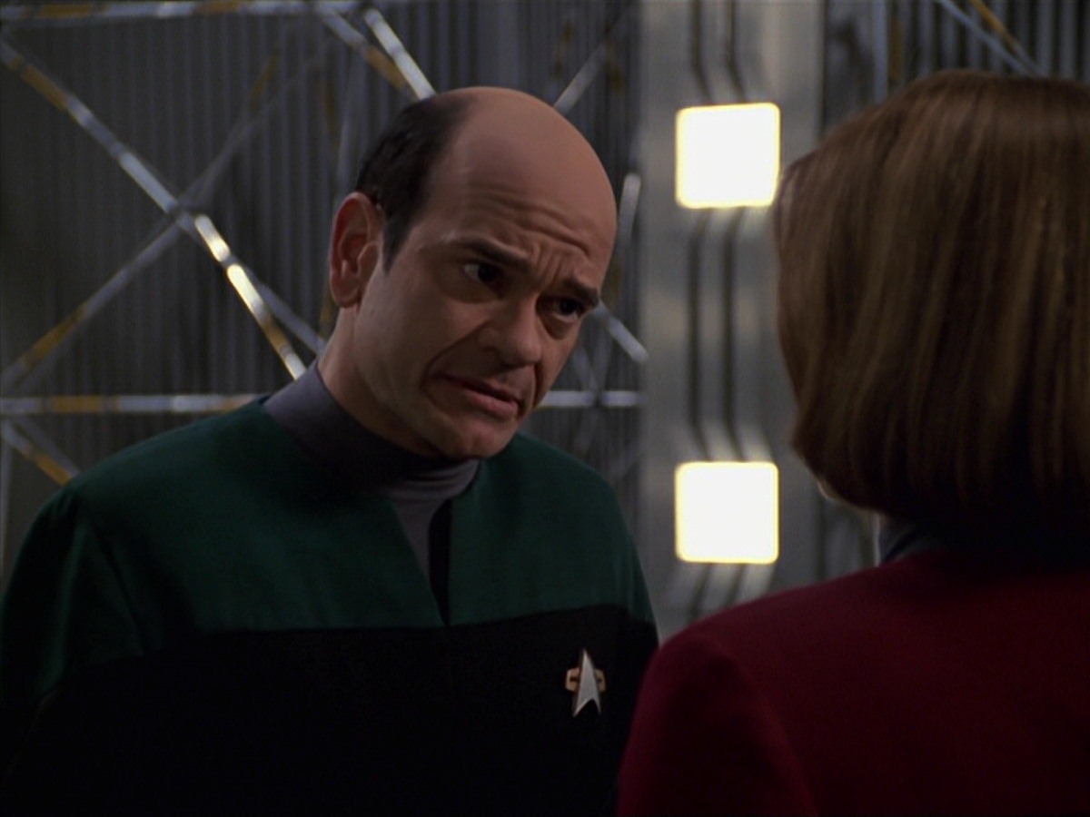 extant_StarTrek_VOY_7x24-RenaissanceMan_3355.jpg
