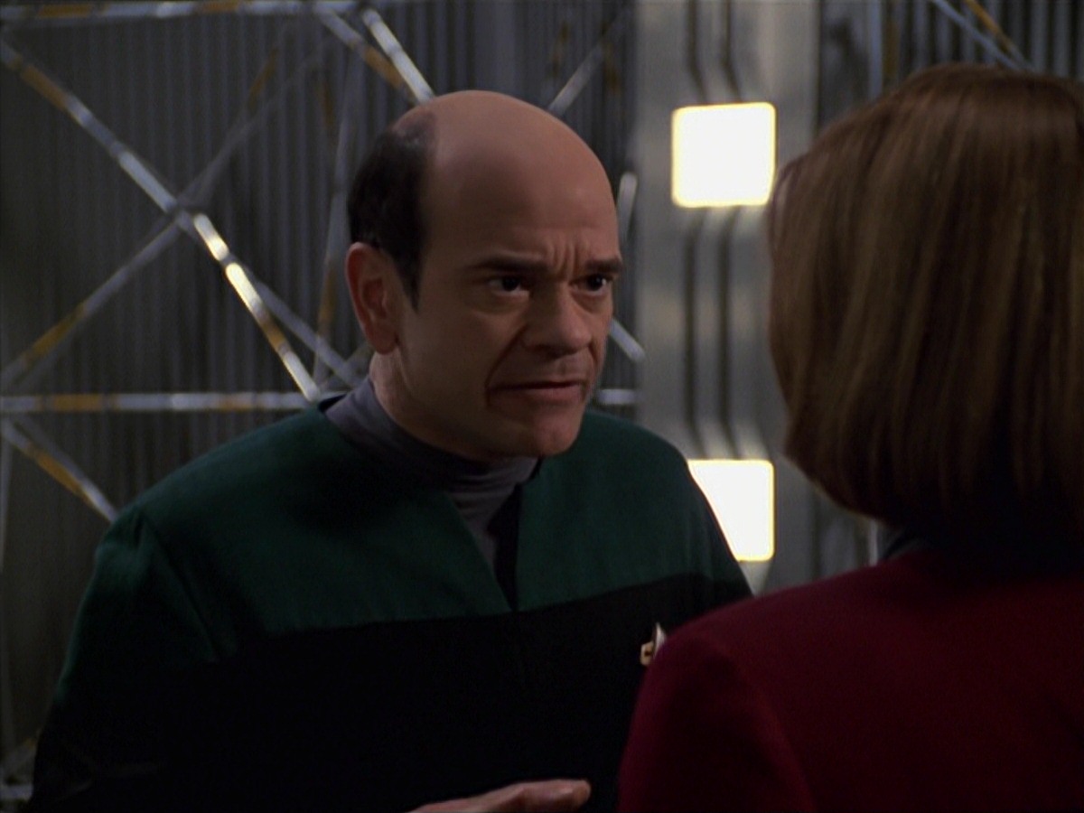 extant_StarTrek_VOY_7x24-RenaissanceMan_3363.jpg
