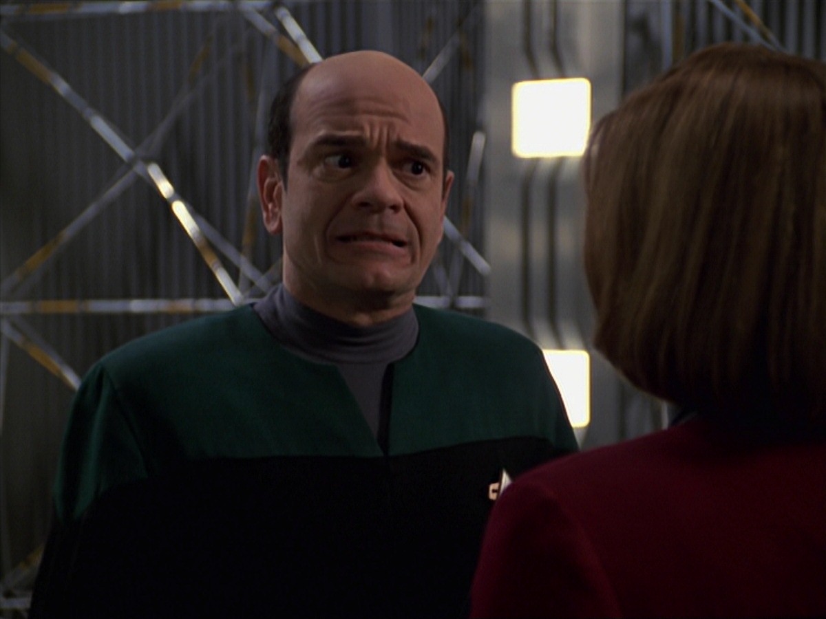 extant_StarTrek_VOY_7x24-RenaissanceMan_3366.jpg