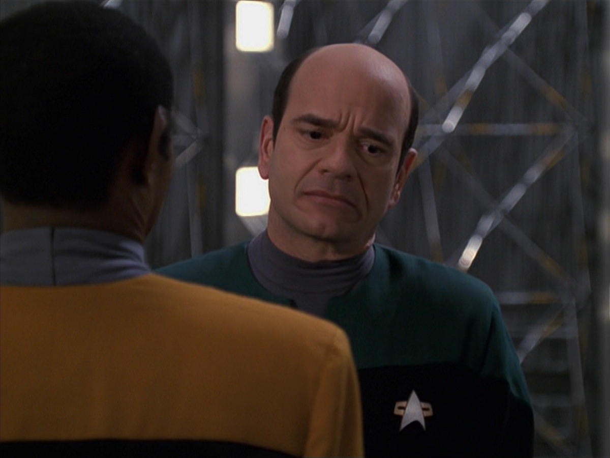 extant_StarTrek_VOY_7x24-RenaissanceMan_3382.jpg