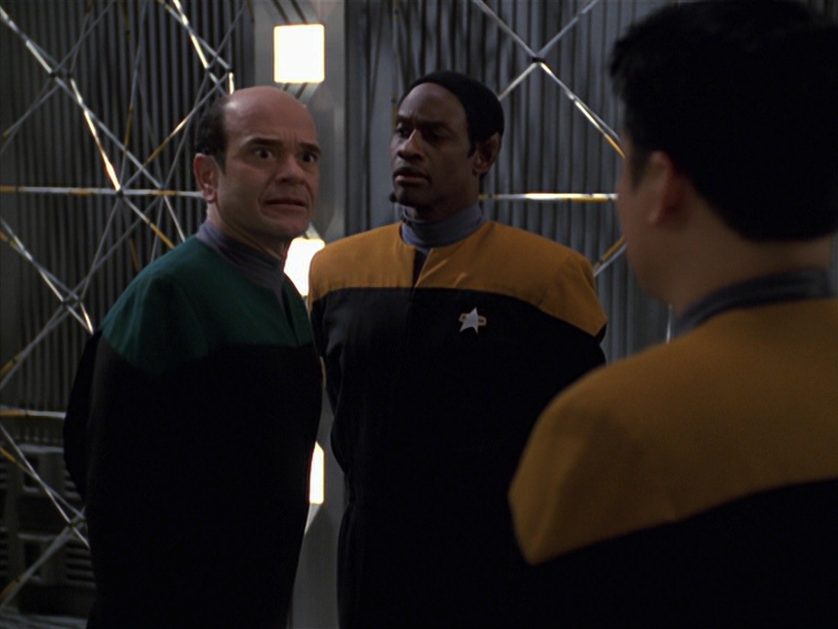 extant_StarTrek_VOY_7x24-RenaissanceMan_3393.jpg