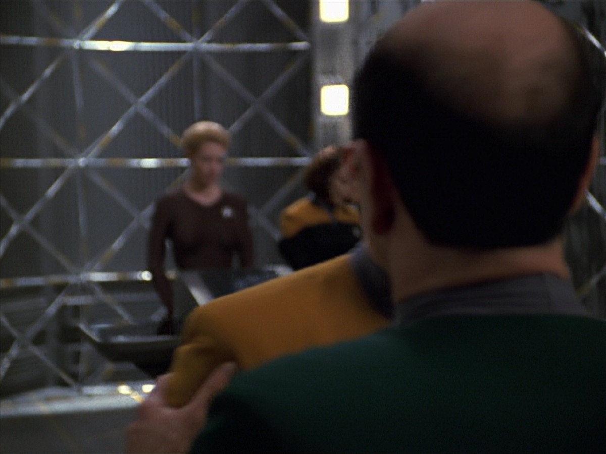 extant_StarTrek_VOY_7x24-RenaissanceMan_3409.jpg