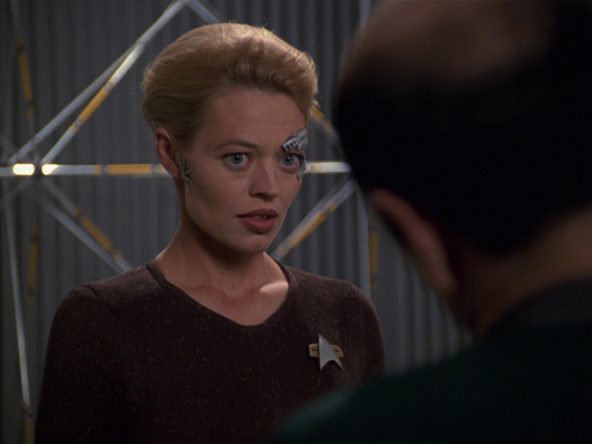 extant_StarTrek_VOY_7x24-RenaissanceMan_3421.jpg