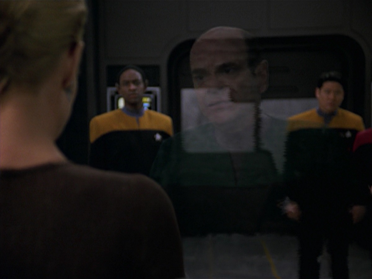 extant_StarTrek_VOY_7x24-RenaissanceMan_3426.jpg