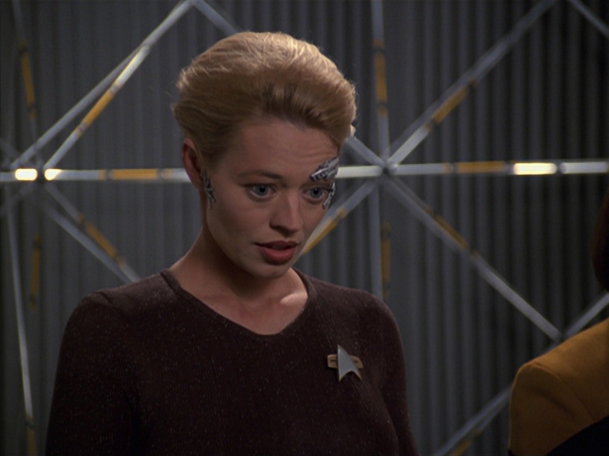 extant_StarTrek_VOY_7x24-RenaissanceMan_3436.jpg