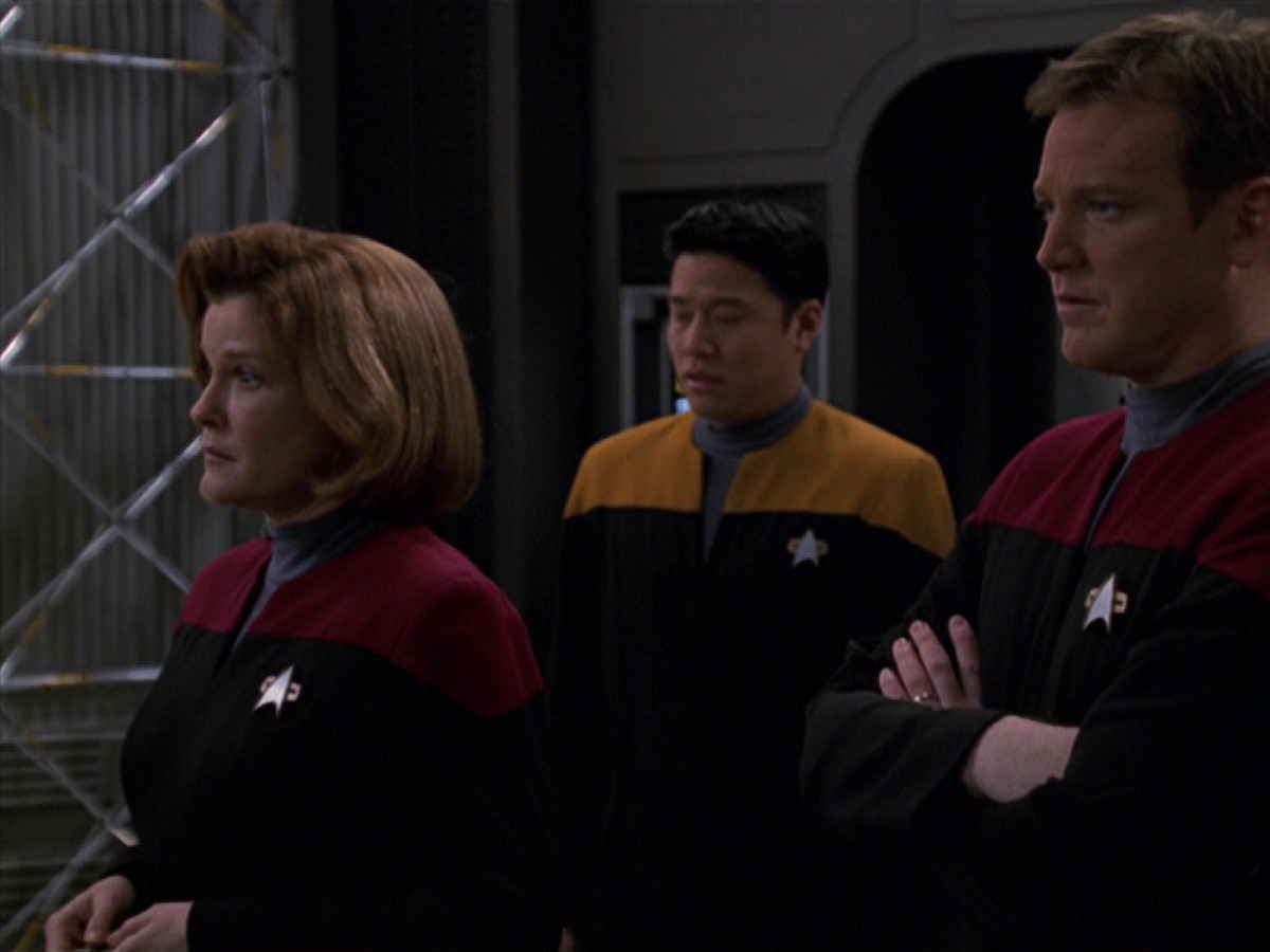 extant_StarTrek_VOY_7x24-RenaissanceMan_3437.jpg