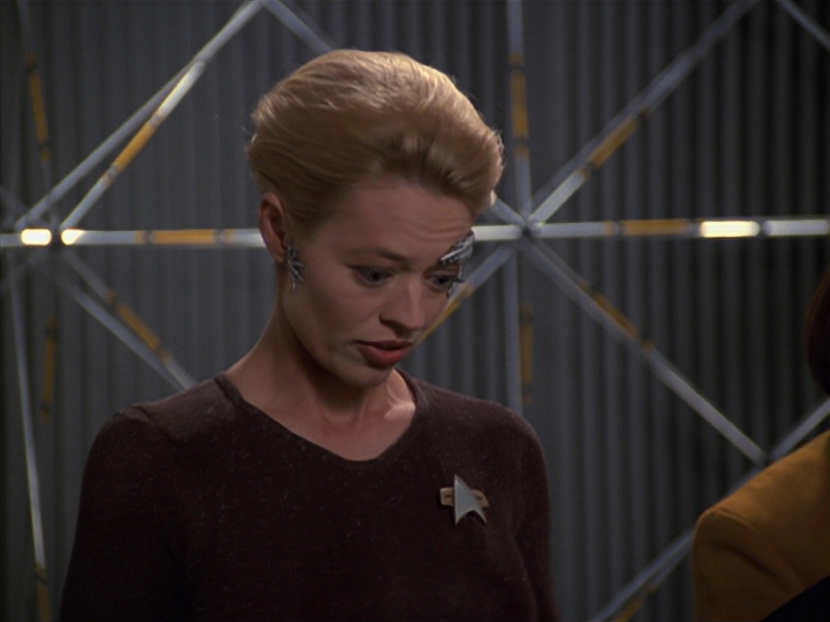 extant_StarTrek_VOY_7x24-RenaissanceMan_3443.jpg