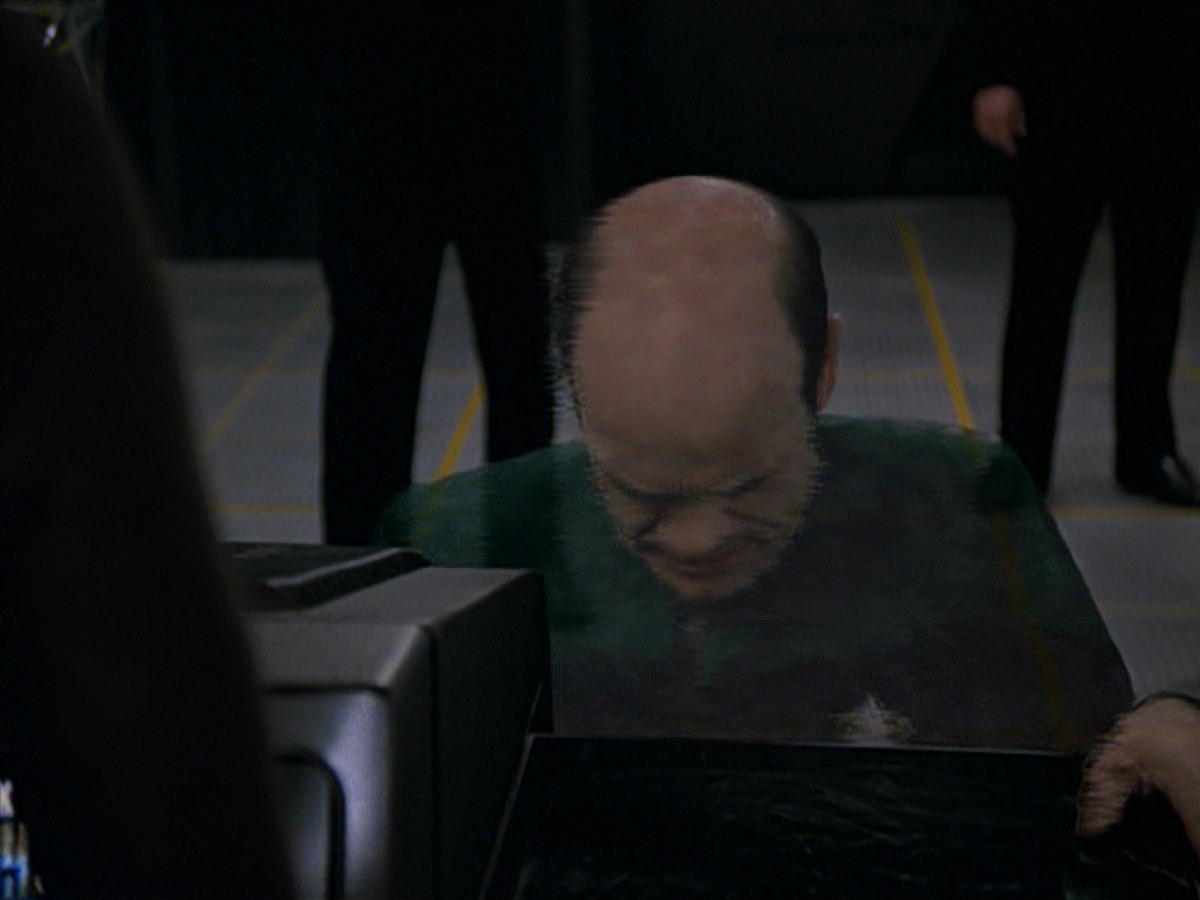 extant_StarTrek_VOY_7x24-RenaissanceMan_3445.jpg
