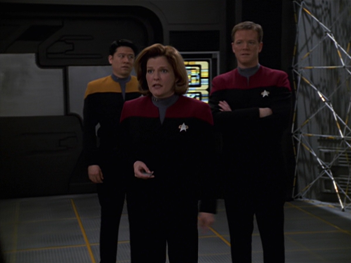 extant_StarTrek_VOY_7x24-RenaissanceMan_3455.jpg