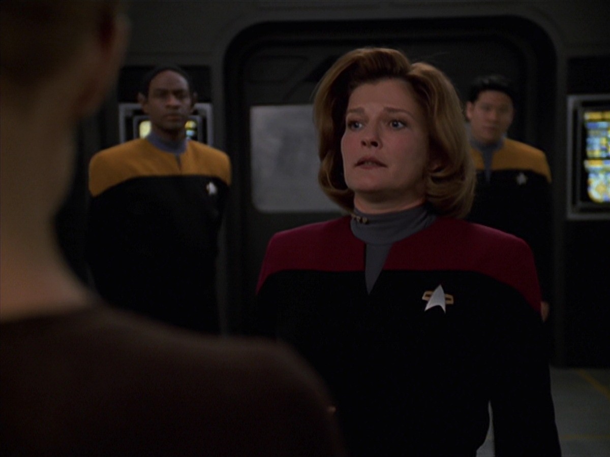 extant_StarTrek_VOY_7x24-RenaissanceMan_3458.jpg