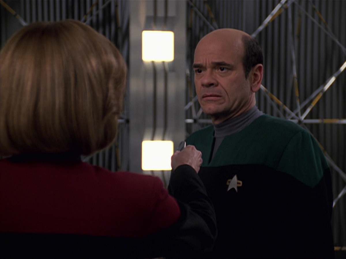 extant_StarTrek_VOY_7x24-RenaissanceMan_3481.jpg