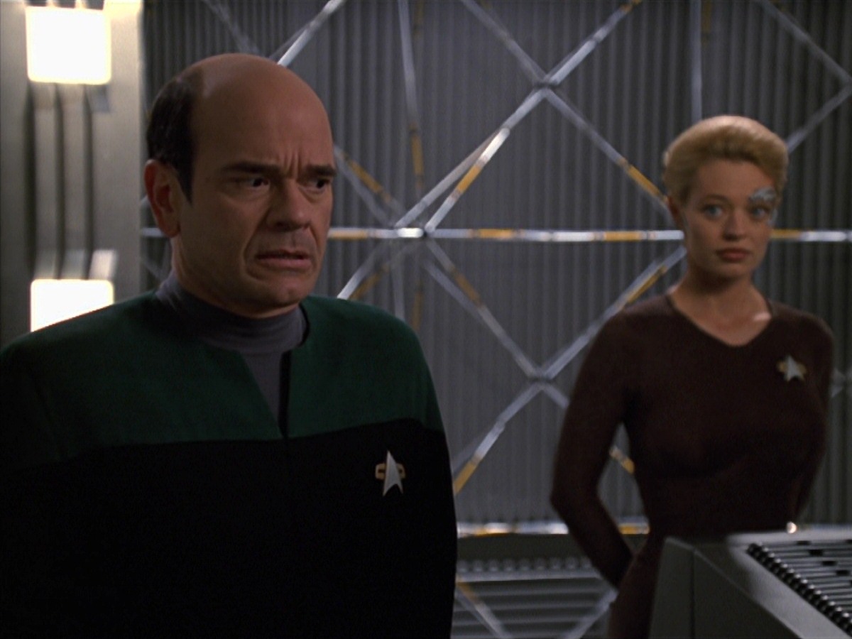extant_StarTrek_VOY_7x24-RenaissanceMan_3492.jpg