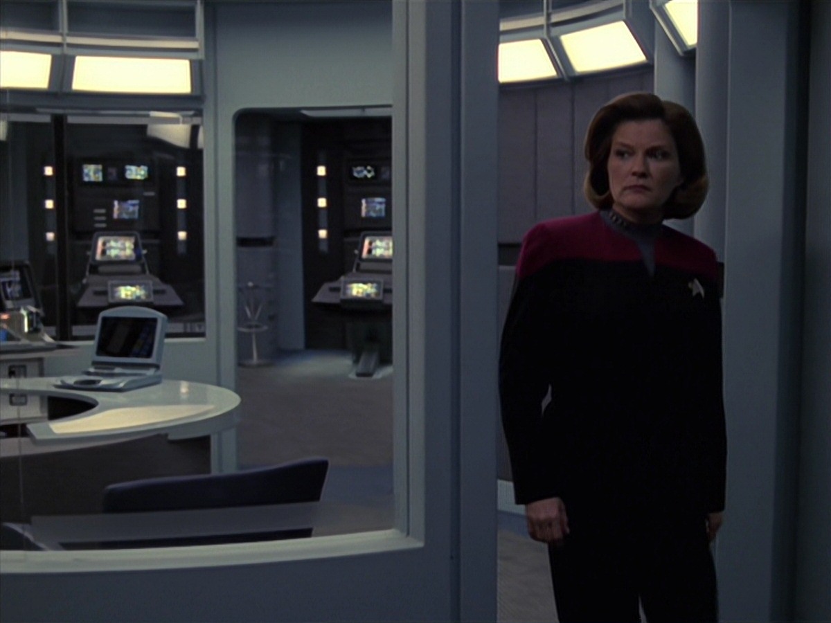extant_StarTrek_VOY_7x24-RenaissanceMan_3514.jpg