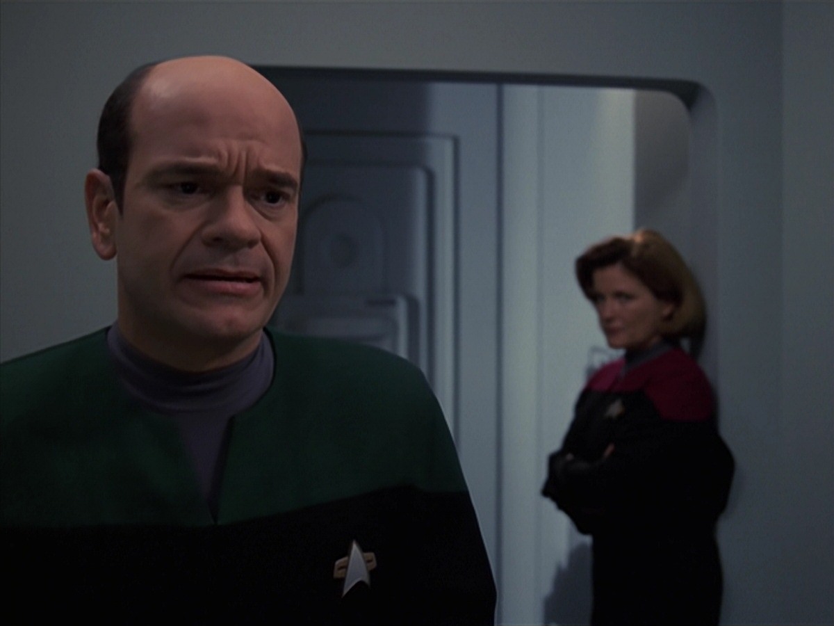 extant_StarTrek_VOY_7x24-RenaissanceMan_3551.jpg