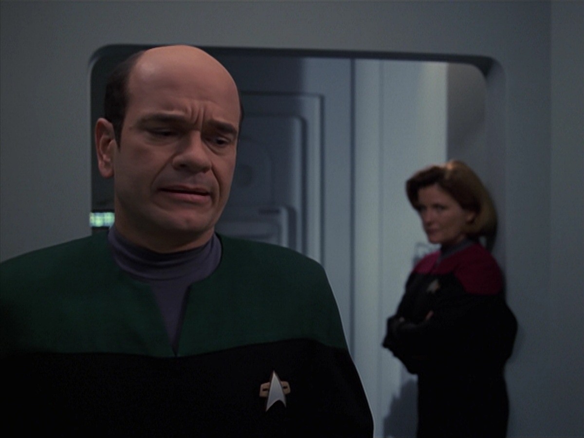 extant_StarTrek_VOY_7x24-RenaissanceMan_3552.jpg