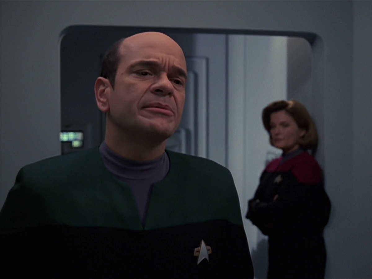 extant_StarTrek_VOY_7x24-RenaissanceMan_3555.jpg