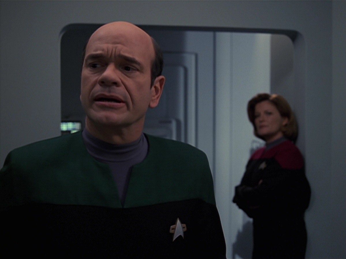 extant_StarTrek_VOY_7x24-RenaissanceMan_3563.jpg