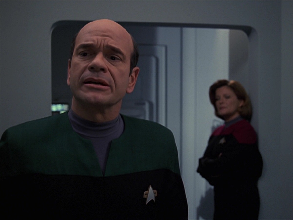 extant_StarTrek_VOY_7x24-RenaissanceMan_3564.jpg