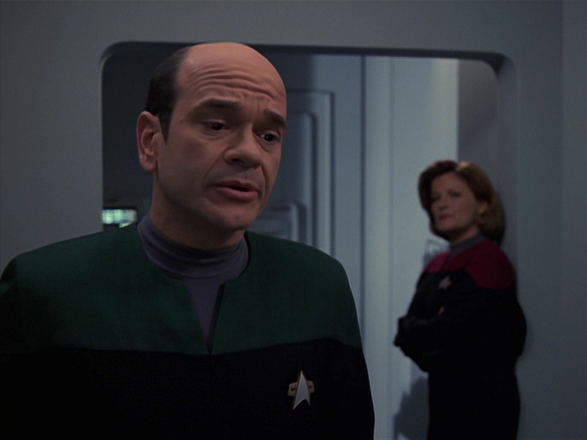 extant_StarTrek_VOY_7x24-RenaissanceMan_3565.jpg