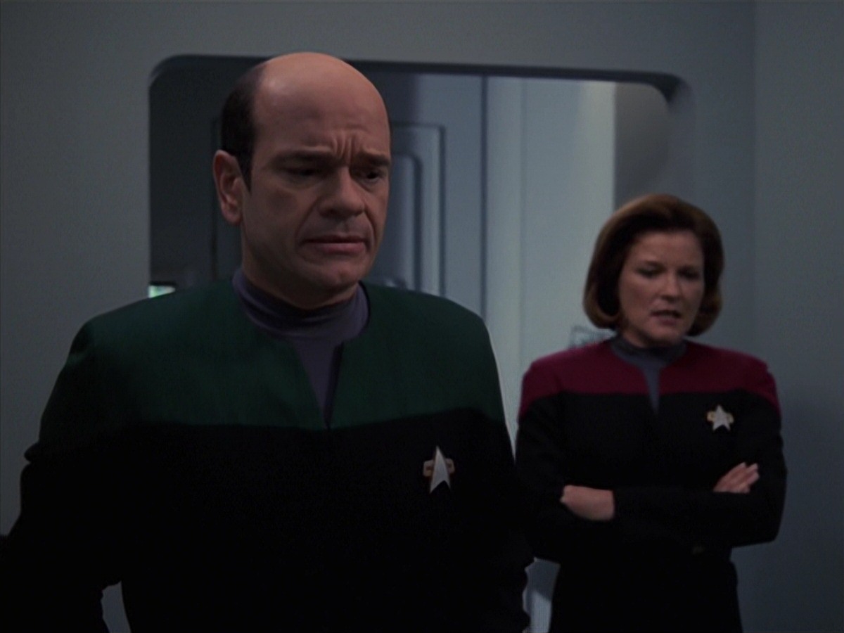 extant_StarTrek_VOY_7x24-RenaissanceMan_3569.jpg