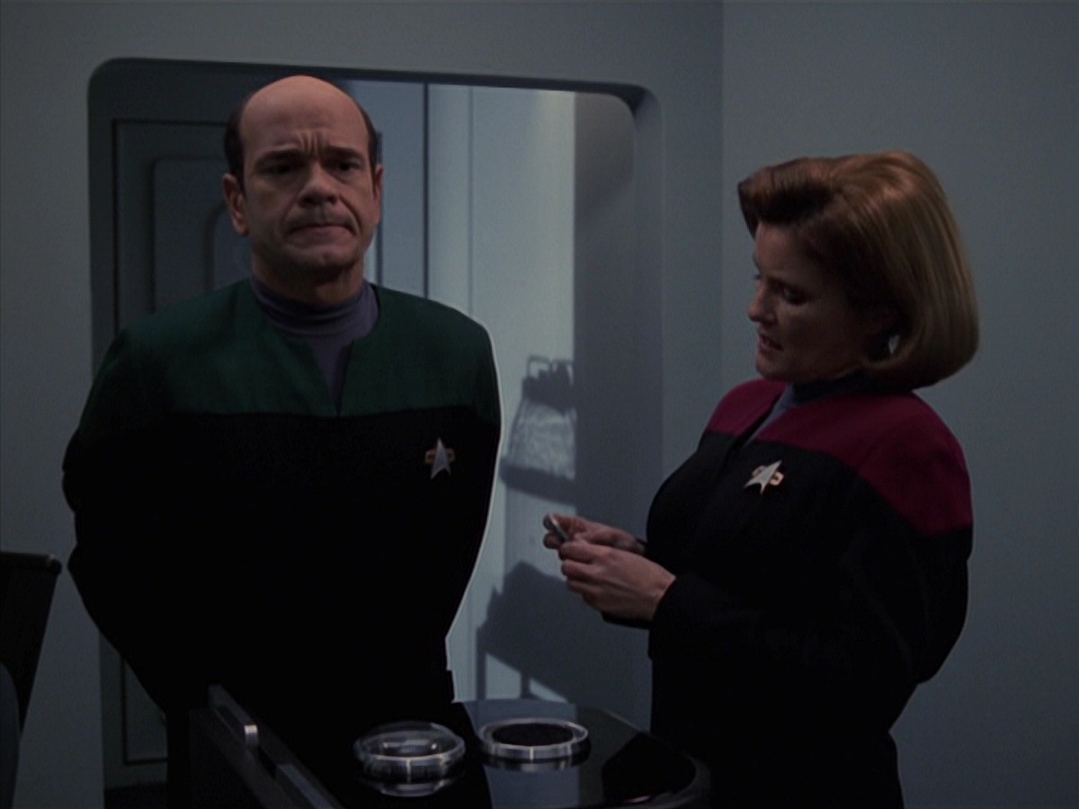extant_StarTrek_VOY_7x24-RenaissanceMan_3582.jpg
