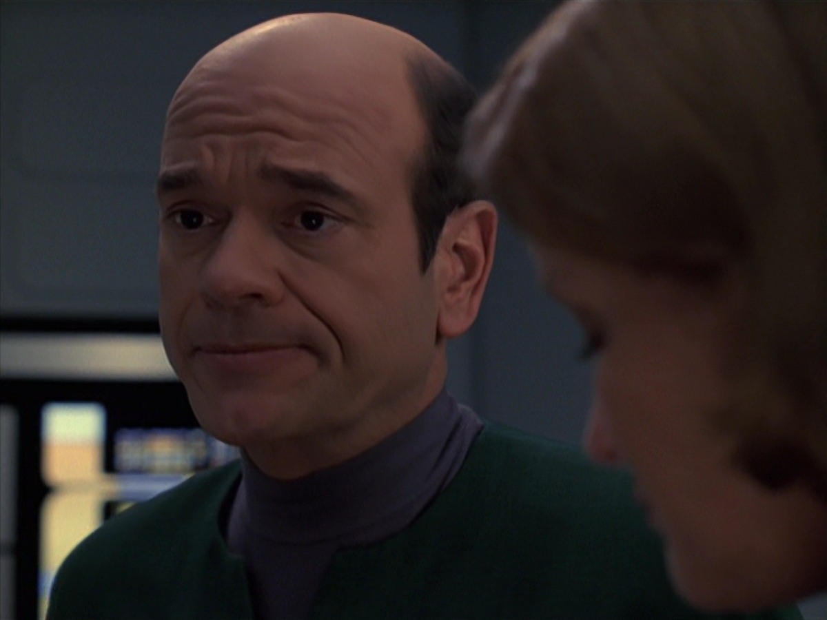 extant_StarTrek_VOY_7x24-RenaissanceMan_3595.jpg