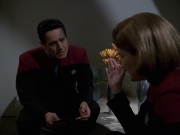 Filename=extant_StarTrek_VOY_7x24-RenaissanceMan_0640.jpg
Filesize=121KiB
Dimensions=1200x900
Date added=Jan 16, 2020 extant_StarTrek_VOY_7x24-RenaissanceMan_0640.jpg