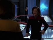 extant_StarTrek_VOY_7x24-RenaissanceMan_0705.jpg
