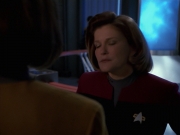 extant_StarTrek_VOY_7x24-RenaissanceMan_0719.jpg