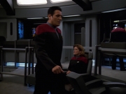 extant_StarTrek_VOY_7x24-RenaissanceMan_0765.jpg