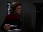 extant_StarTrek_VOY_7x24-RenaissanceMan_0833.jpg
