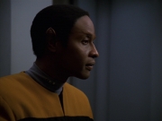 extant_StarTrek_VOY_7x24-RenaissanceMan_0841.jpg
