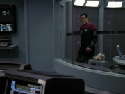 extant_StarTrek_VOY_7x24-RenaissanceMan_0853.jpg