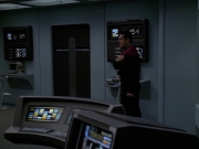 extant_StarTrek_VOY_7x24-RenaissanceMan_0856.jpg