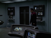 extant_StarTrek_VOY_7x24-RenaissanceMan_0859.jpg