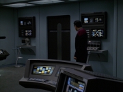 extant_StarTrek_VOY_7x24-RenaissanceMan_0861.jpg