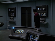 extant_StarTrek_VOY_7x24-RenaissanceMan_0862.jpg