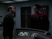 extant_StarTrek_VOY_7x24-RenaissanceMan_0872.jpg