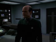 extant_StarTrek_VOY_7x24-RenaissanceMan_0886.jpg