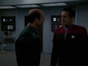 extant_StarTrek_VOY_7x24-RenaissanceMan_0893.jpg