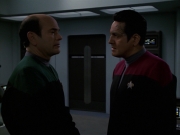 extant_StarTrek_VOY_7x24-RenaissanceMan_0899.jpg