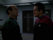 extant_StarTrek_VOY_7x24-RenaissanceMan_0900.jpg