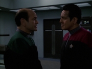 extant_StarTrek_VOY_7x24-RenaissanceMan_0904.jpg