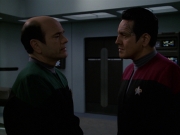 extant_StarTrek_VOY_7x24-RenaissanceMan_0906.jpg