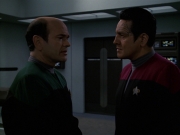 extant_StarTrek_VOY_7x24-RenaissanceMan_0908.jpg