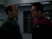 extant_StarTrek_VOY_7x24-RenaissanceMan_0917.jpg